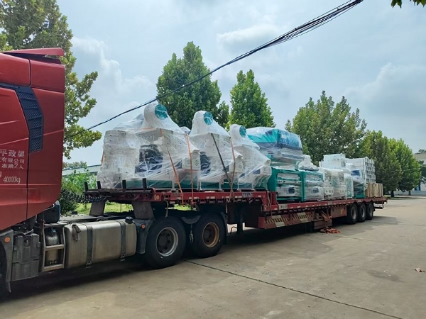 裝車發(fā)貨現(xiàn)場(chǎng)