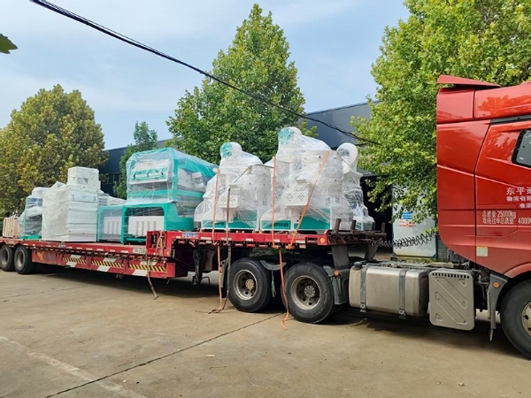 裝車發(fā)貨現(xiàn)場(chǎng)